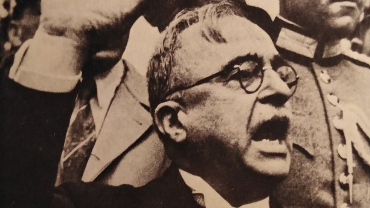 Σαν σήμερα, 20 Ιανουαρίου 1937: Όταν ο Ιωάννης Μεταξάς επέβαλε την ελληνική σημαία στο μπαλκόνι