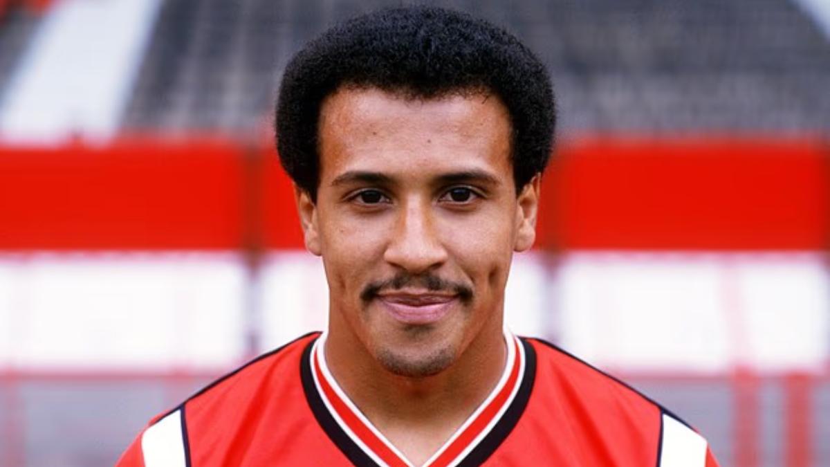 Θρίλερ με «μαϊμού» ποδοσφαιριστή στη Ζάκυνθο: Πώς ένας άνδρας… έκλεψε την ταυτότητα θρύλου της Μάντσεστερ Γιουνάιτεντ