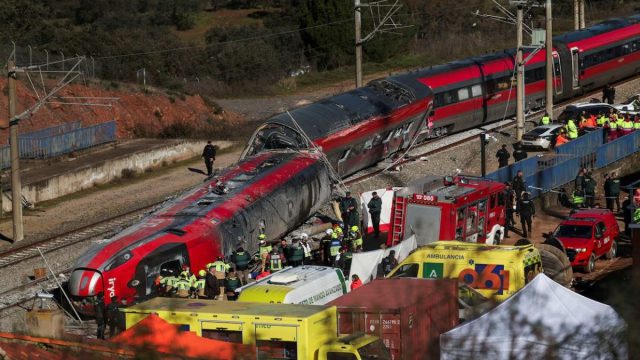 Ζουν τα δικά τους Τέμπη στην Ισπανία: 40 οι επιβεβαιωμένοι νεκροί, πάνω από 40 οι αγνοούμενοι – Δράμα στα νοσοκομεία