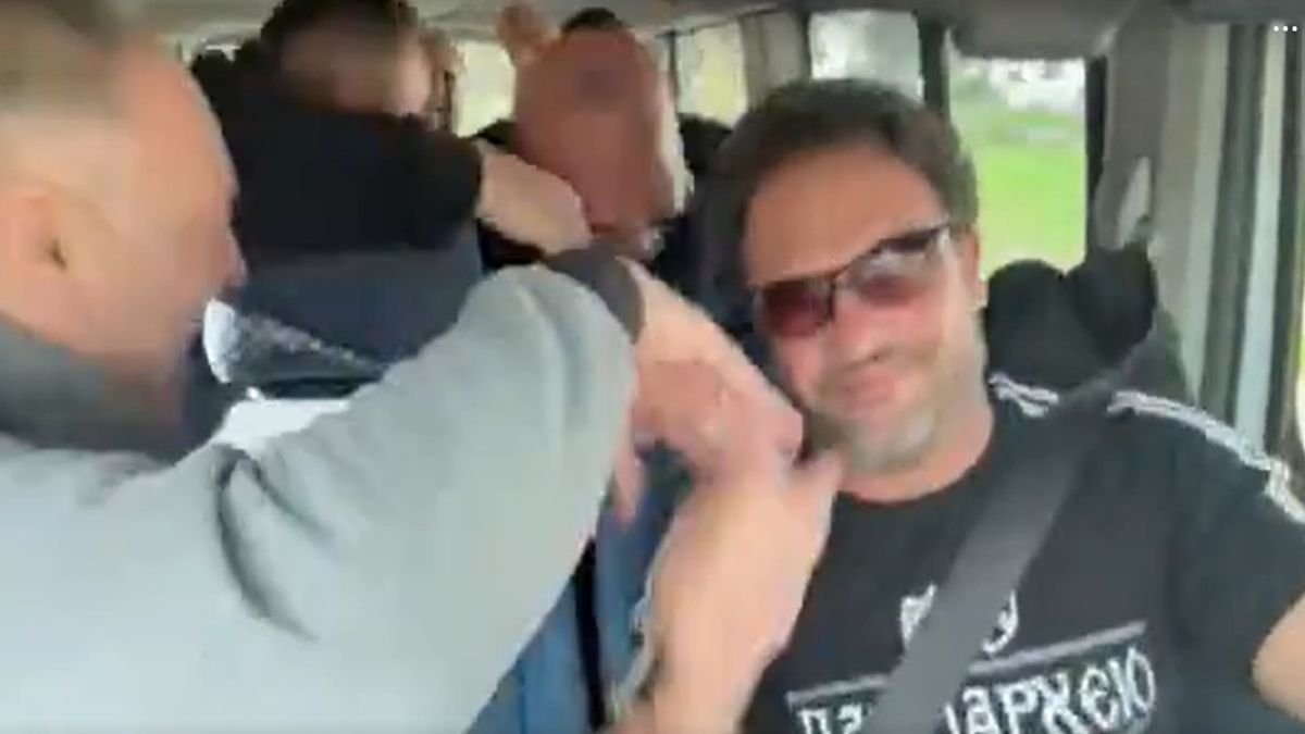 Τα άσχημα παιχνίδια του αλγόριθμου του TikTok: «Πέταξε» βίντεο με 7 οπαδούς του ΠΑΟΚ να ταξιδεύουν με βανάκι εκτός Ελλάδος