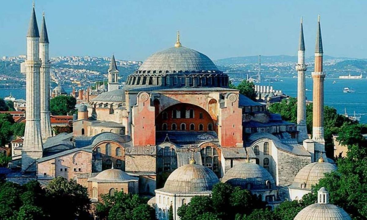 Η ιστορική απόφαση που μετέτρεψε την Αγία Σοφία σε Μουσείο