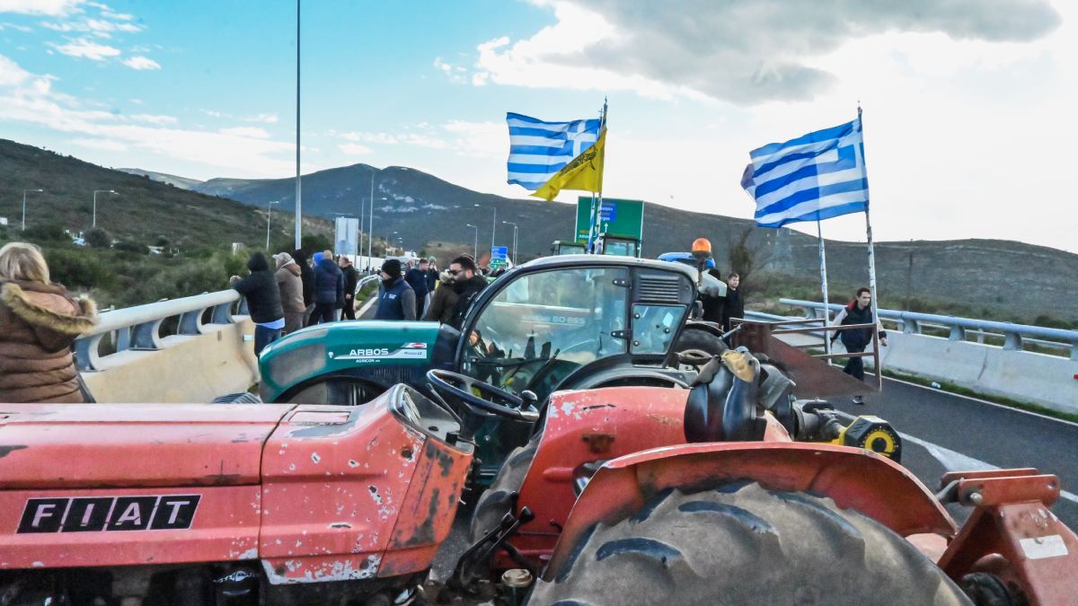 Η κυβέρνηση προετοιμάζεται για «πολιορκία» σε λιμάνια και τελωνεία