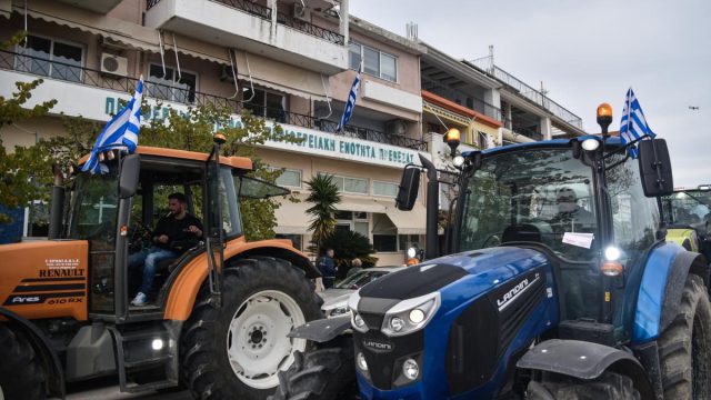 Αγρότες: Η μεγάλη απόφαση για τα μπλόκα – Ποιοι αποχωρούν και ποιοι προτείνουν «απόβαση» στην Αθήνα