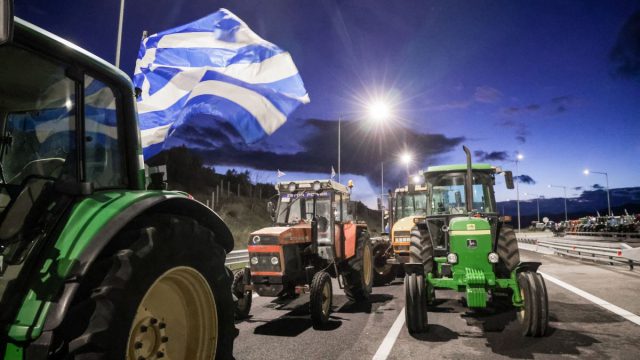 Αγρότες: Δύο συναντήσεις με τον πρωθυπουργό την Τρίτη – Το Μέγαρο Μαξίμου ανταποκρίθηκε θετικά στο αίτημά τους, αναμένονται οι 20μελείς συνθέσεις