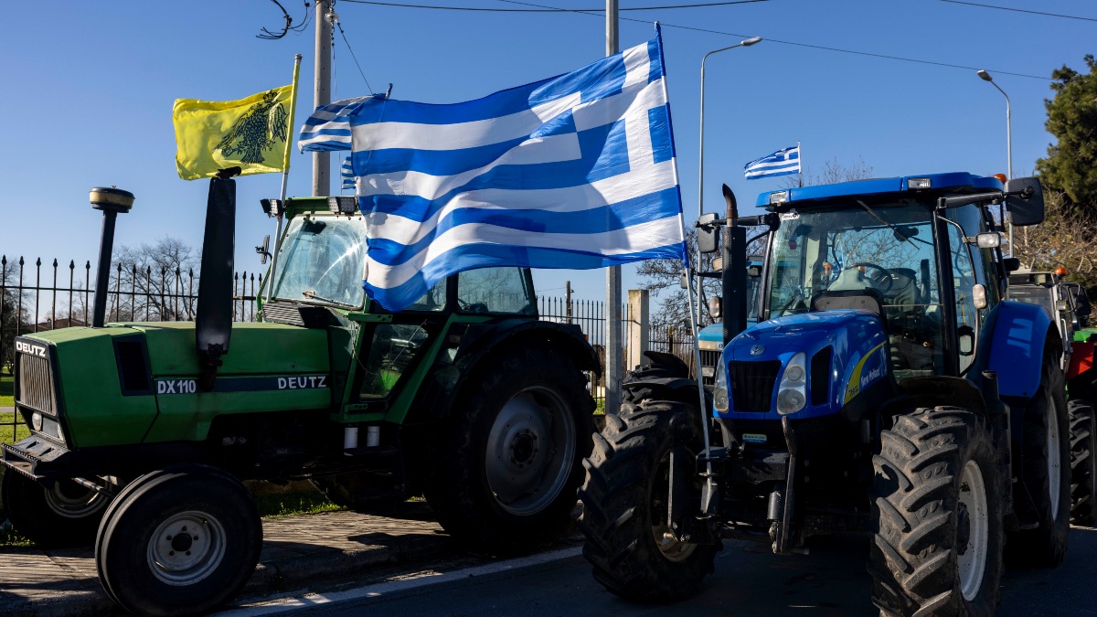 Αγρότες: Επιστρέφουν δριμύτεροι στα μπλόκα ενόψει της πανελλαδικής σύσκεψης στα Μάλγαρα