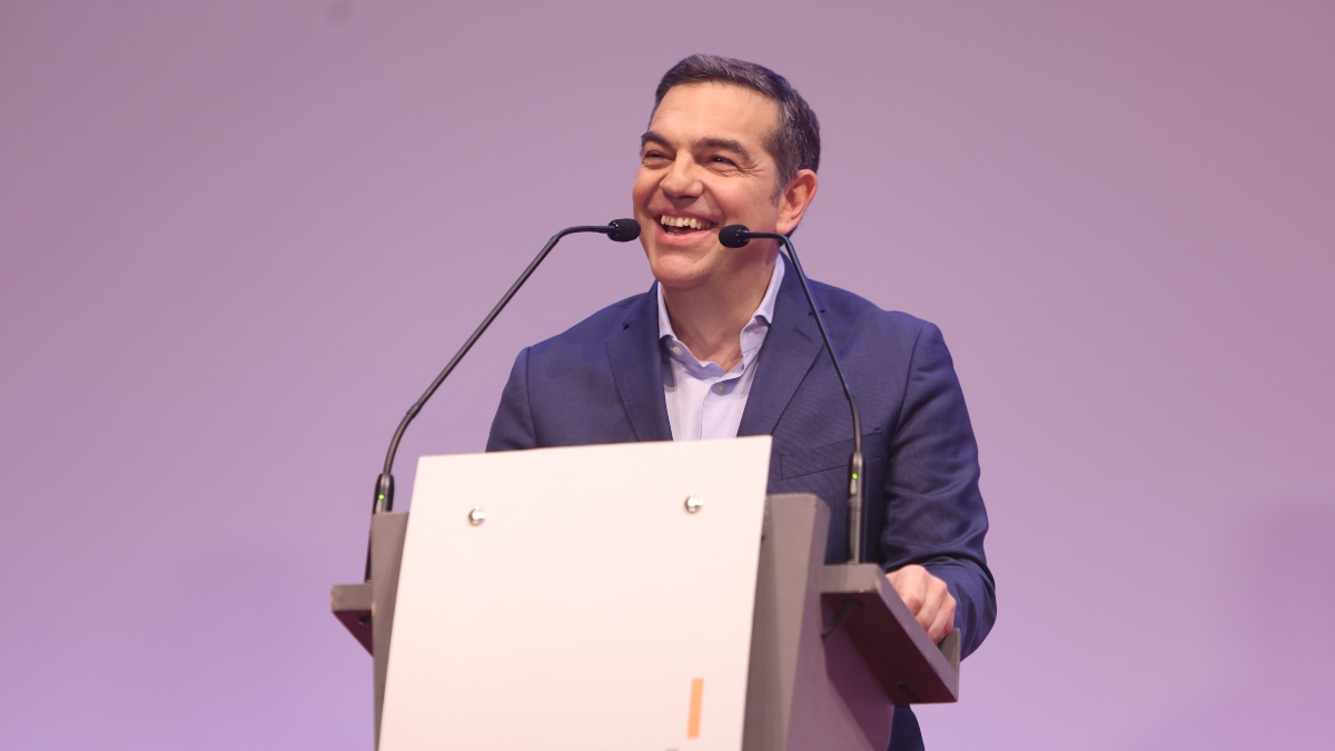 «Μεταγραφή αεροδρομίου» ο Τσίπρας – Συμφωνία με κορυφαίο στέλεχος του ΠΑΣΟΚ