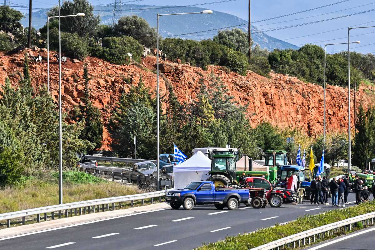 Αγροτικές κινητοποιήσεις και μπλόκα μετά από αποκαλύψεις για αγρότη φάντασμα και επιδοτήσεις
