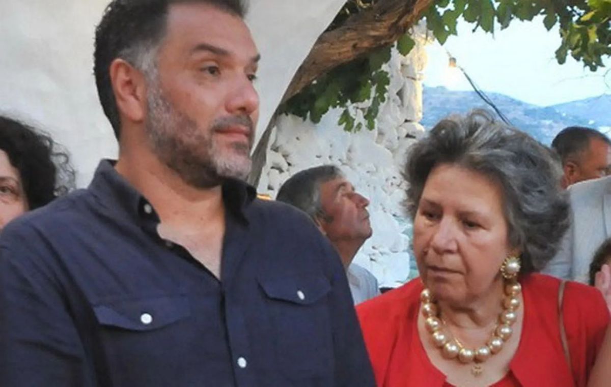 Ο Γρηγόρης Αρναούτογλου θρηνεί την απώλεια της μητέρας του