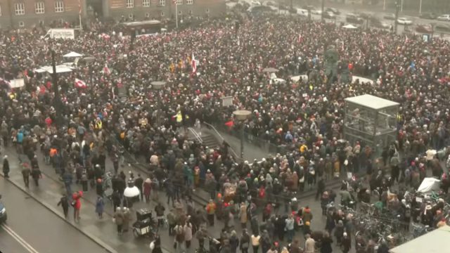 Κοπεγχάγη: Χιλιάδες διαδηλωτές κατά των φιλοδοξιών Τραμπ για τη Γροιλανδία