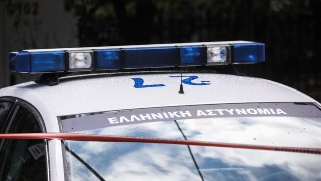 Φρίκη στη Γλυφάδα: Γιος σκότωσε τον πατέρα του – Είχε δολοφονήσει τη μητέρα του το 2014