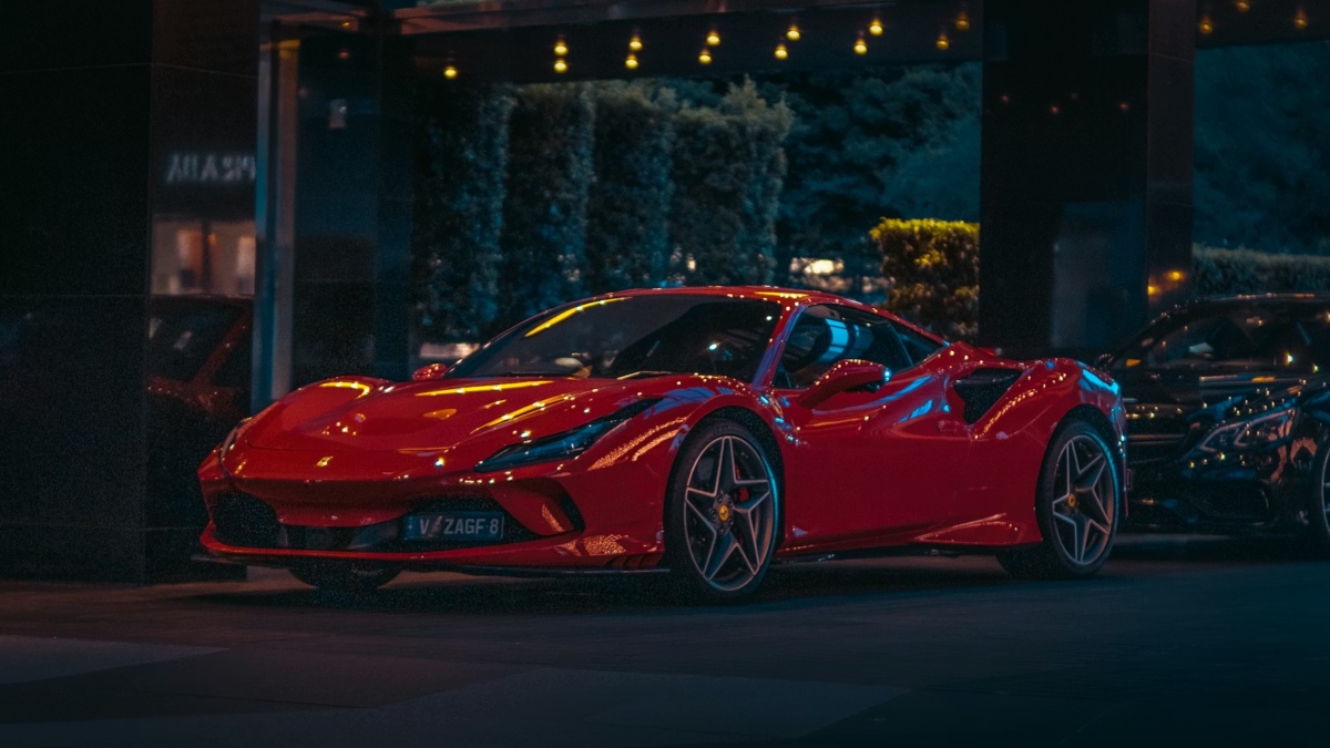 Ο Έλληνας εφοπλιστής με τις 50 πανάκριβες Ferrari – Σπάνια φωτογραφία!