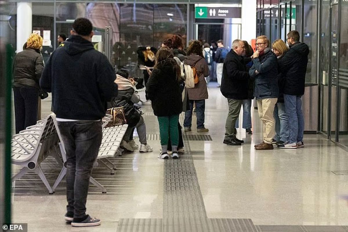 Οι πρώτες ώρες μετά τη σύγκρουση των τρένων