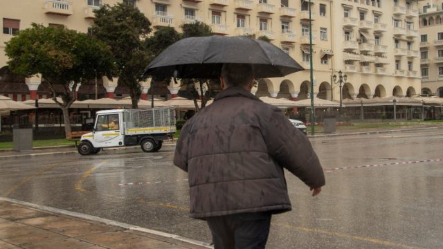 Άστατος ο καιρός σήμερα (30/1) με βροχές και καταιγίδες – Η πρόγνωση από Τσατραφύλλια και Αρνιακό