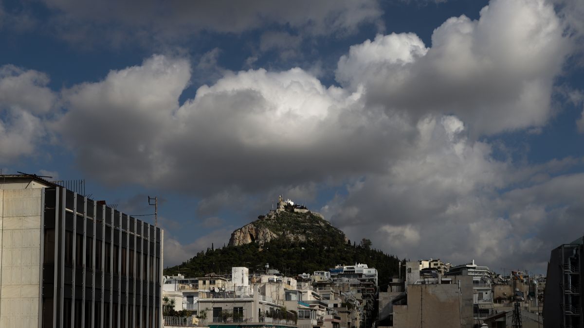 Καιρός σήμερα 24/1: Βελτίωση με ήπιες θερμοκρασίες και τοπικές αστάθειες – Πού θα σημειωθούν βροχές σύμφωνα με Αρνιακό και Τσατραφύλλια