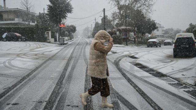 Καιρός σήμερα 9/1: Άνεμοι χωρίς τέλος – Στο προσκήνιο ψυχρή εισβολή και χιόνια, σύμφωνα με Αρνιακό και Ζιακοπούλου