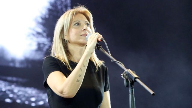 Καρυστιανού: Καλεί τους συγγενείς των θυμάτων των Τεμπών να ακολουθήσουν στο κόμμα – «Με προβληματίζει η αντίδραση ορισμένων»