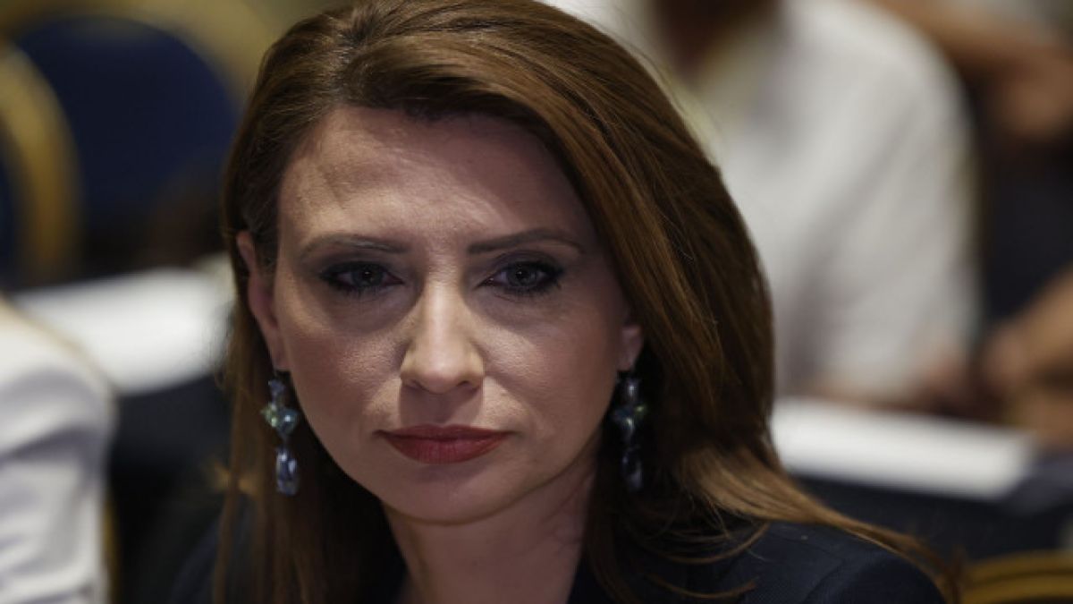 ΣΥΡΙΖΑ: Εκτός Συμβουλίου της Ευρώπης η Νίνα Κασιμάτη μετά την παρουσία της στην τελετή για τη φρεγάτα «Κίμων»