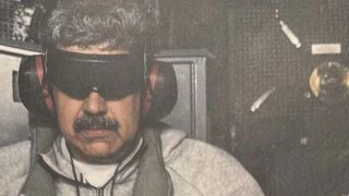 Νικολάς Μαδούρο: Η πρώτη φωτογραφία ντοκουμέντο από τη σύλληψή του, τον πάνε στο Γκουαντάναμο – Τη δημοσίευσε ο Τραμπ