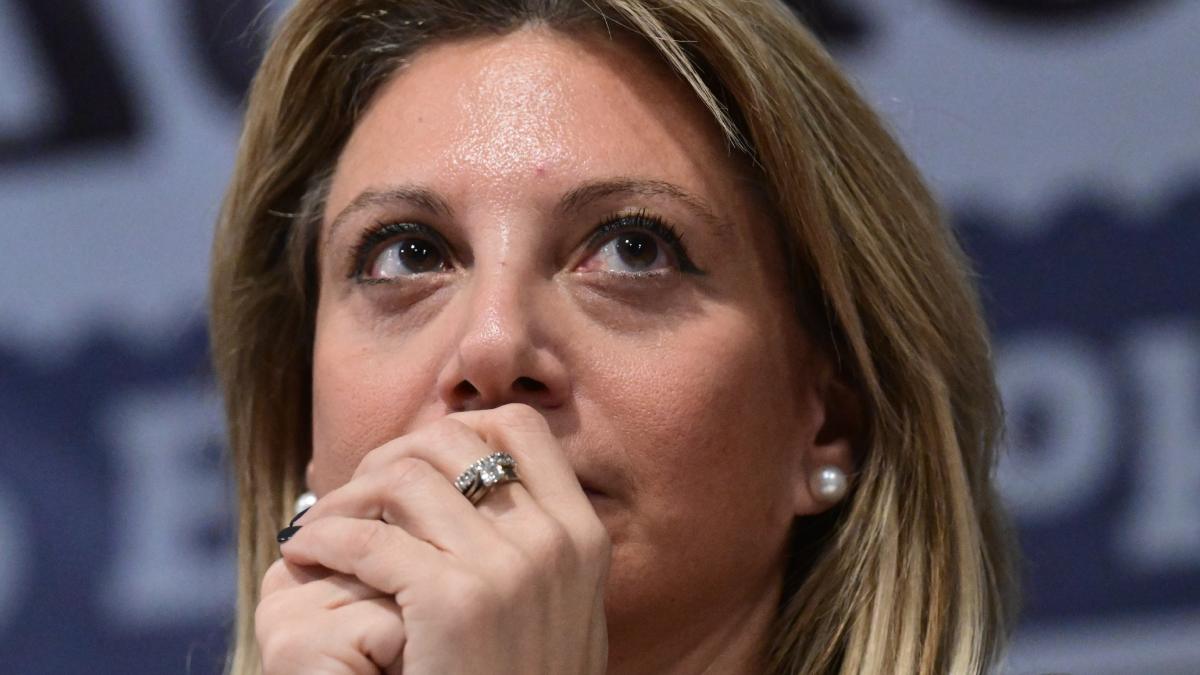 Δημοσκόπηση-σοκ MRB: Ένας στους τρεις αναποφάσιστους «ψηφίζει» το κόμμα Καρυστιανού