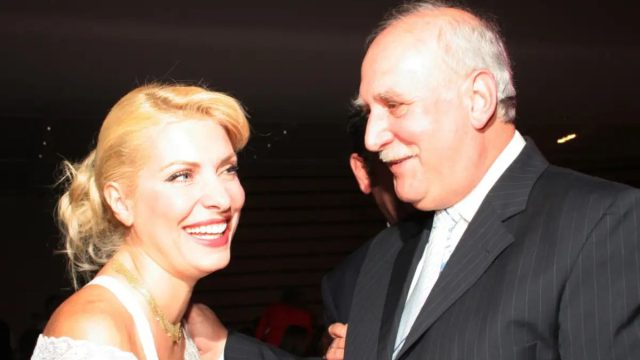 Συγκινεί η Ελένη Μενεγάκη για τον θάνατο του Γιώργου Παπαδάκη: «Τον αγαπώ πολύ και θα τον σκέφτομαι πάντα»