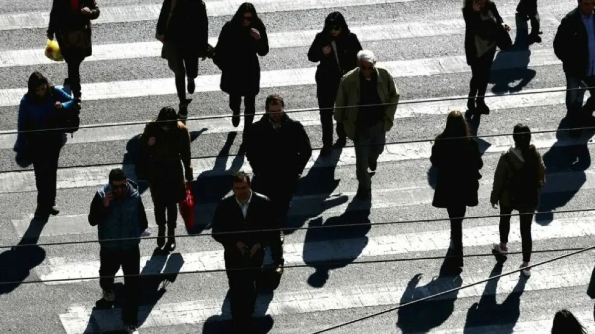 Ο κατώτατος μισθός σε νέα τροχιά από τον Απρίλιο – Στόχος τα 920 ευρώ