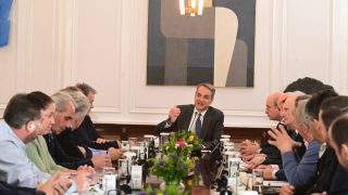 Ποιοι ήταν οι αγρότες που πήγαν εχθές στο ραντεβού με τον πρωθυπουργό; Καταγγελίες για έμμισθα γαλάζια στελέχη