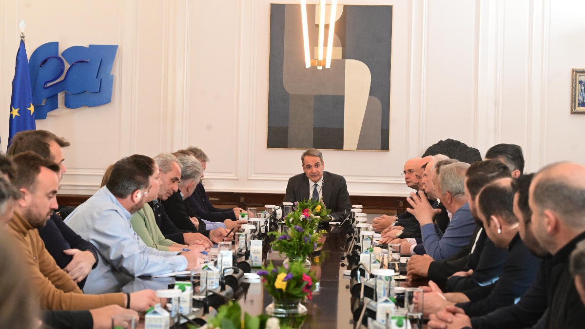 Μητσοτάκης σε αγρότες: Τις εξελίξεις διαμορφώνουν οι παρόντες και όχι οι απόντες