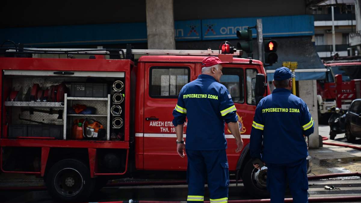 Φωτιά σε σπίτι στη Νέα Σμύρνη