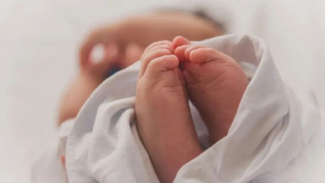 Δραματική ανατροπή στον Βόλο: Στο νοσοκομείο μεγαλώνουν δύο δίδυμα βρέφη – Αφαιρέθηκε η γονική εποπτεία από την 20χρονη μητέρα