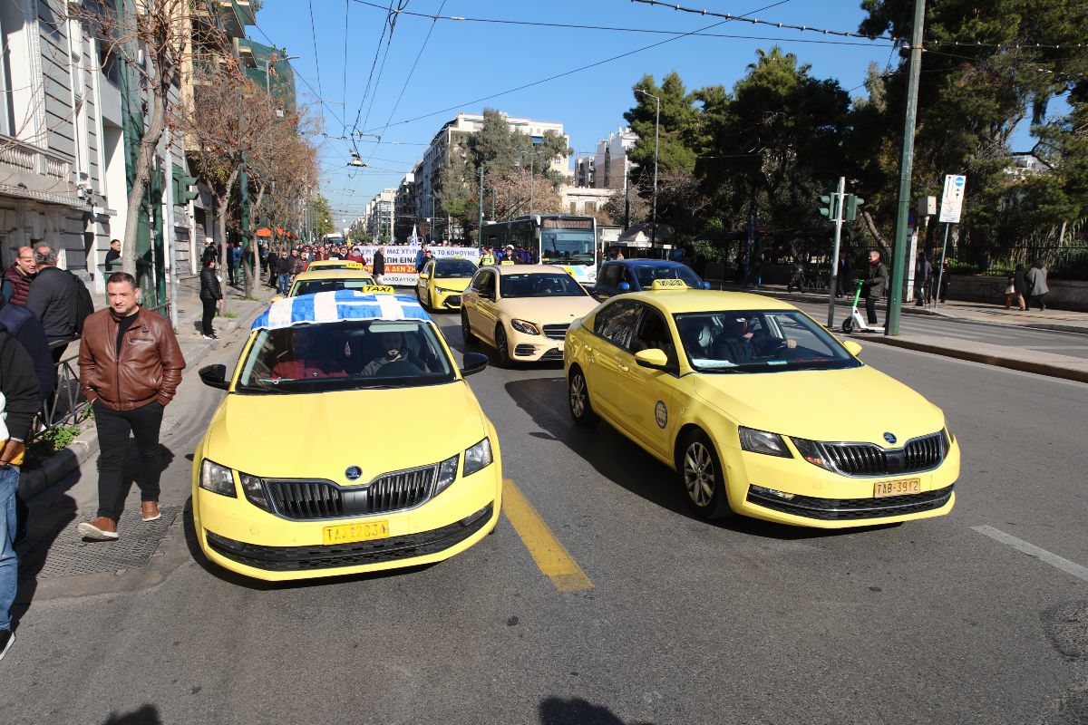 Όλα όσα πρέπει να ξέρετε για τη σύγκρουση με το υπουργείο