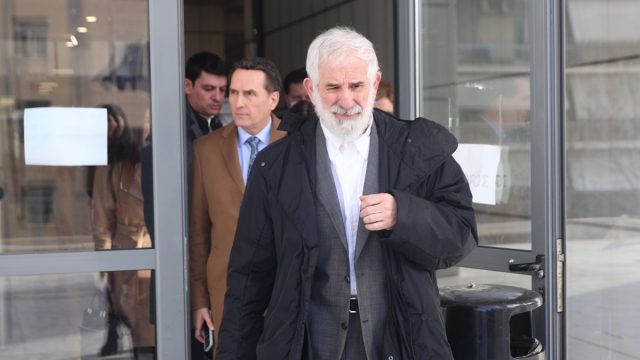 Το βιβλίο που θα «καταστρέψει» τον Πέτρο Φιλιππίδη – Ποια διάσημη ηθοποιός είναι από πίσω!