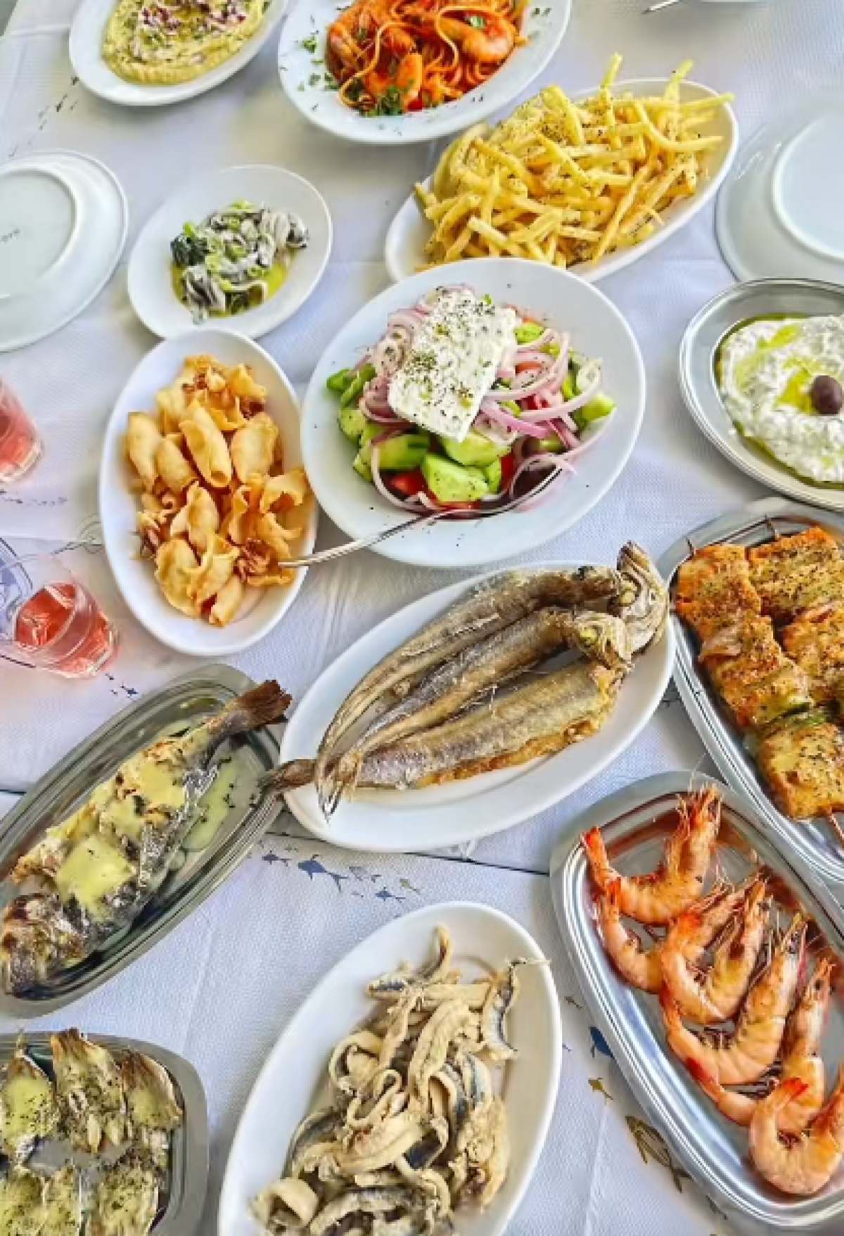Το μαγαζί στα νότια προάστια που σε ταΐζει... μέχρι να σκάσεις με σταθερή τιμή