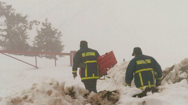 Αγωνία στον χιονισμένο Ταΰγετο για τους οκτώ ορειβάτες – Τέσσερις οι τραυματίες