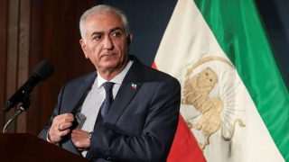 Ρεζά Παχλαβί από την Ουάσιγκτον: Το καθεστώς θα πέσει, επιστρέφω στο Ιράν – Το σχέδιο των 6 σημείων
