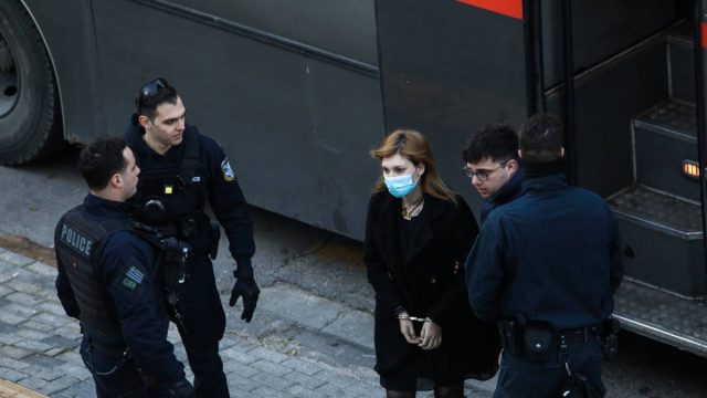 «Είμαι αθώα»: Η Ρούλα Πισπιρίγκου στο δικαστήριο υπόσχεται…δικαίωση για τα παιδιά της