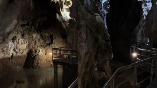 Σπήλαιο των Λιμνών: Ένα φυσικό θαύμα λίγα λεπτά από τα Καλάβρυτα