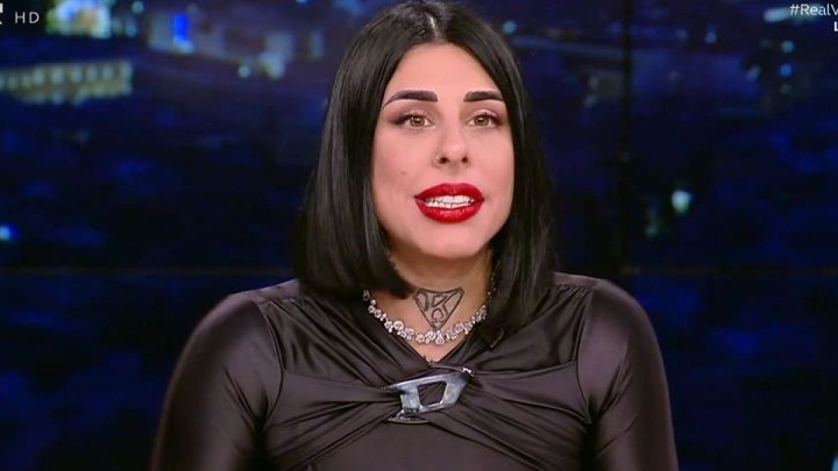 Super Kiki: «Οι γονείς μου πρέπει να μου ζητήσουν συγγνώμη – Γιατί πρέπει να φταίει το παιδί για τις μαλ…ες που κάνεις;»