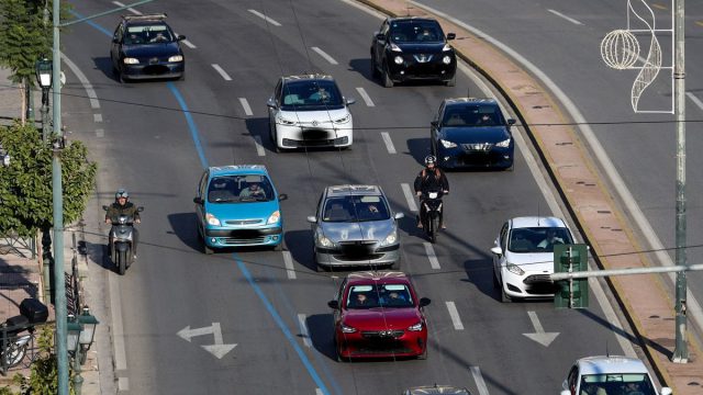 Ραβασάκια σε χιλιάδες οδηγούς: Ποιοι δεν πλήρωσαν τα τέλη κυκλοφορίας και γιατί