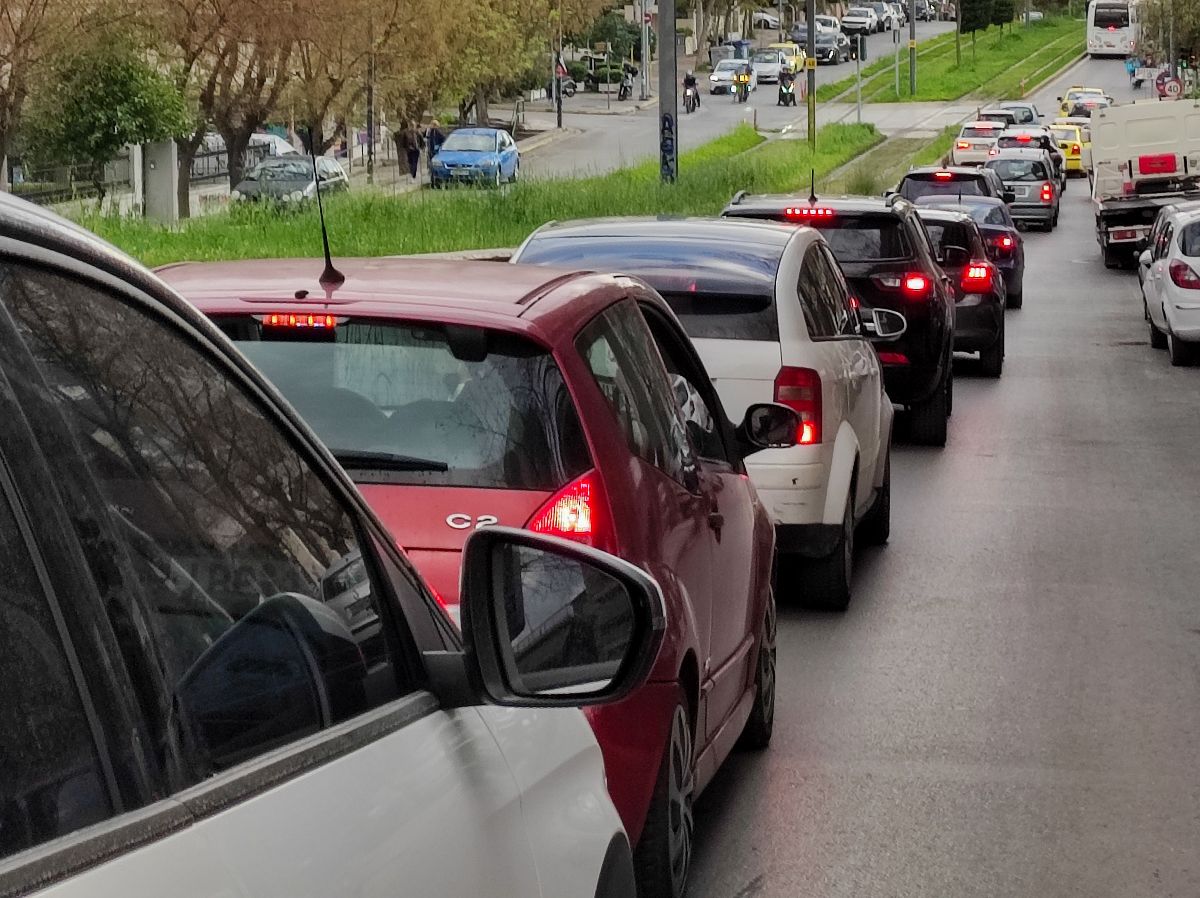 Στο μικροσκόπιο χιλιάδες οδηγοί: ποιοι άφησαν απλήρωτα τα τέλη