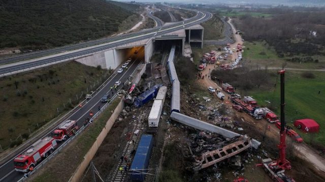 Τέμπη: Ιστορική απόφαση – Πρώτη αποζημίωση 400.000 ευρώ σε συγγενείς θυμάτων με ευθύνη του Δημοσίου