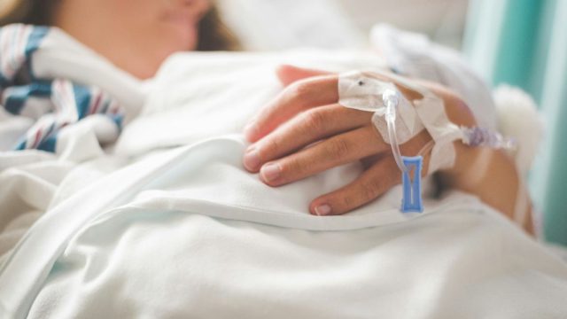 Θρίλερ στον Παναμά: Νεκρή γνωστή Ελληνίδα συμβολαιογράφος – Στην εντατική ο σύζυγός της