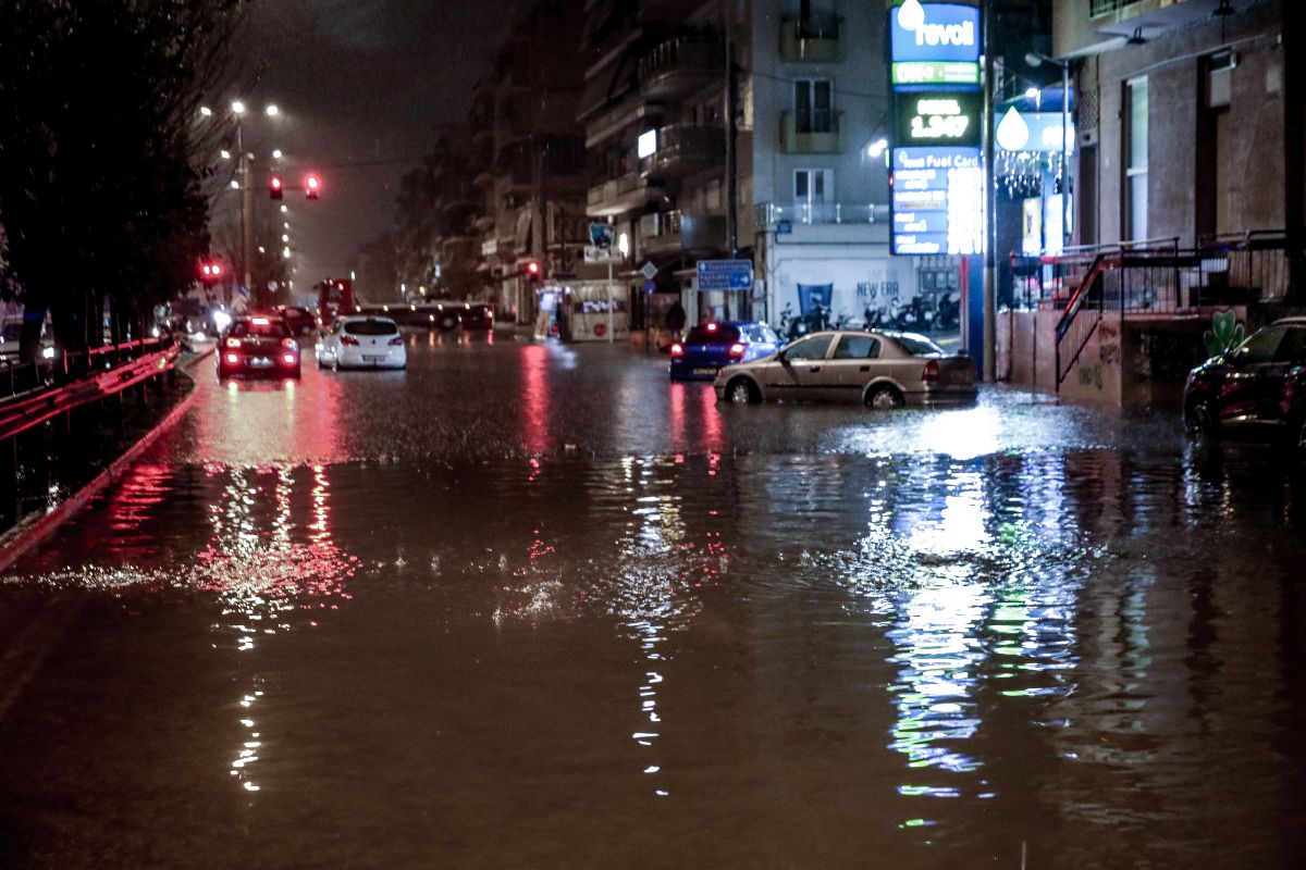 Σφοδρό το πέρασμα της κακοκαιρίας