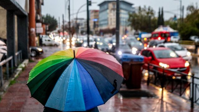 Έκτακτο δελτίο επιδείνωσης του καιρού: 7 περιοχές στο επίκεντρο – Η διάρκεια της κακοκαιρίας σύμφωνα με Αρναούτογλου και Μαρουσάκη
