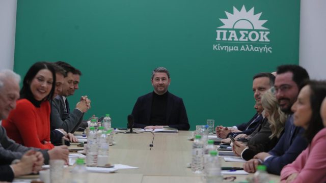 Σκληρή επίθεση Χάρη Δούκα σε Νίκο Ανδρουλάκη: «Η στρατηγική του ΠΑΣΟΚ απέτυχε»