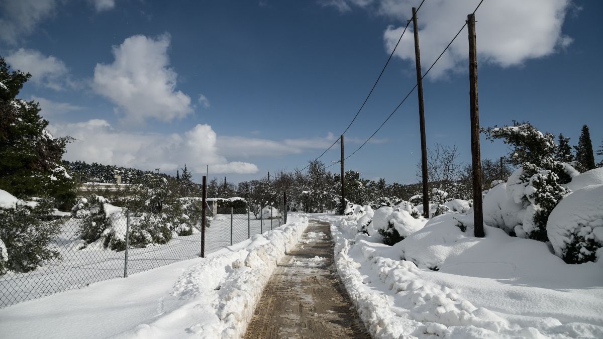 Έκτακτο δελτίο επιδείνωσης καιρού από την ΕΜΥ: Πολικό κρύο και θυελλώδεις άνεμοι – Πού θα χιονίσει σύμφωνα με Αρναούτογλου – Μαρουσάκη