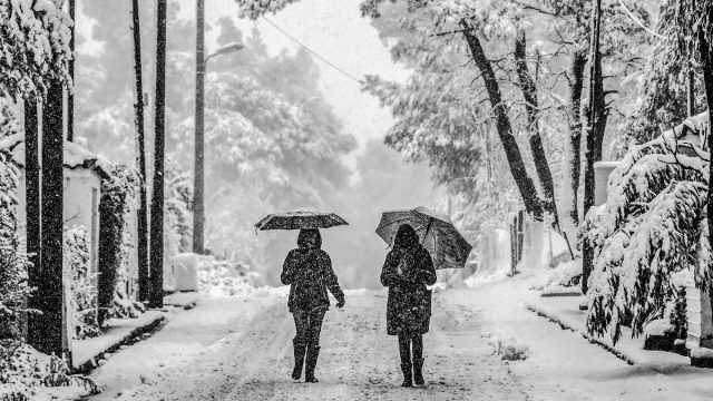 Καιρός σήμερα 12/1: Στο «ψυγείο» με χιονοπτώσεις η χώρα – Πόσο θα κρατήσει η μεταβολή σκηνικού σύμφωνα με Τσατραφύλλια – Ρήγου