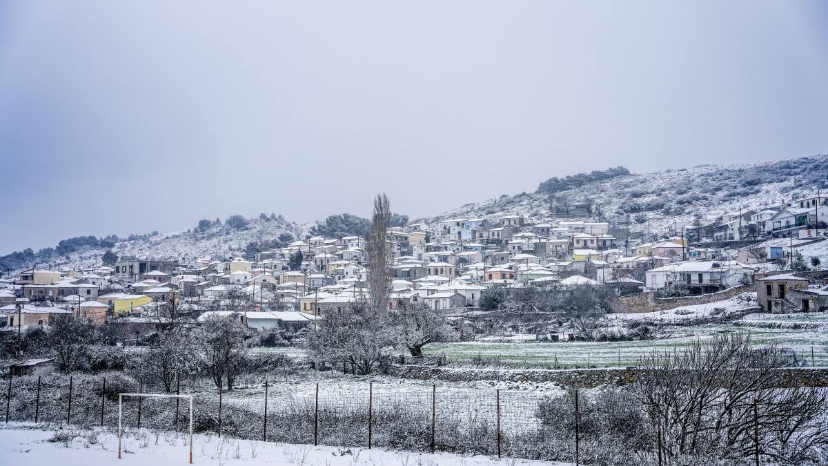 Καιρός σήμερα 18/1: Η ψυχρή εισβολή «παγώνει» τη χώρα – Τι λένε Κολυδάς και Καλλιάνος για τα χιόνια