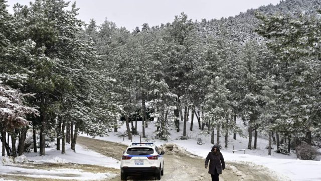 Καιρός σήμερα (8/1): Πού θα «χτυπήσουν» τα 9 μποφόρ και τα χιόνια – Η πρόγνωση Σούζη και Ρήγου