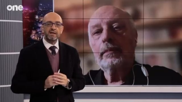 Απίθανη ερώτηση δημοσιογράφου για τα συνθήματα του ΚΚΕ – «Γιατί αυτοί οι άνθρωποι μιλάνε έτσι…»