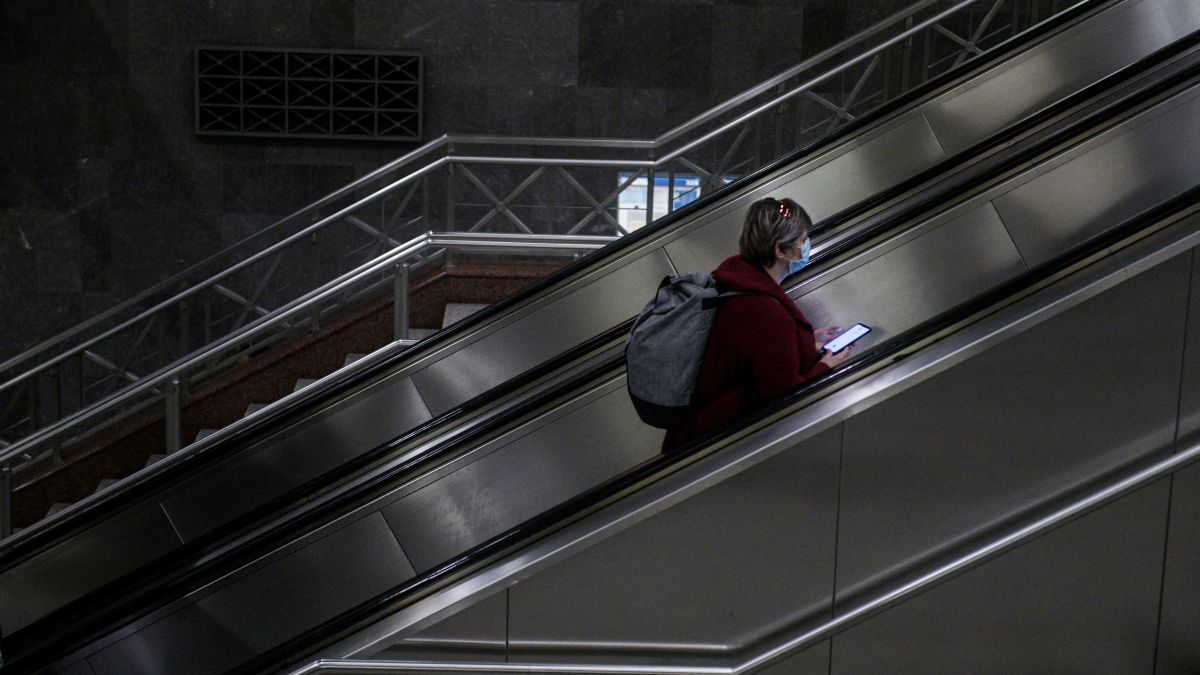Τραγωδία στο Σύνταγμα: Ανατροπή με την ταυτότητα του θύματος που έπεσε στις ράγες του Μετρό